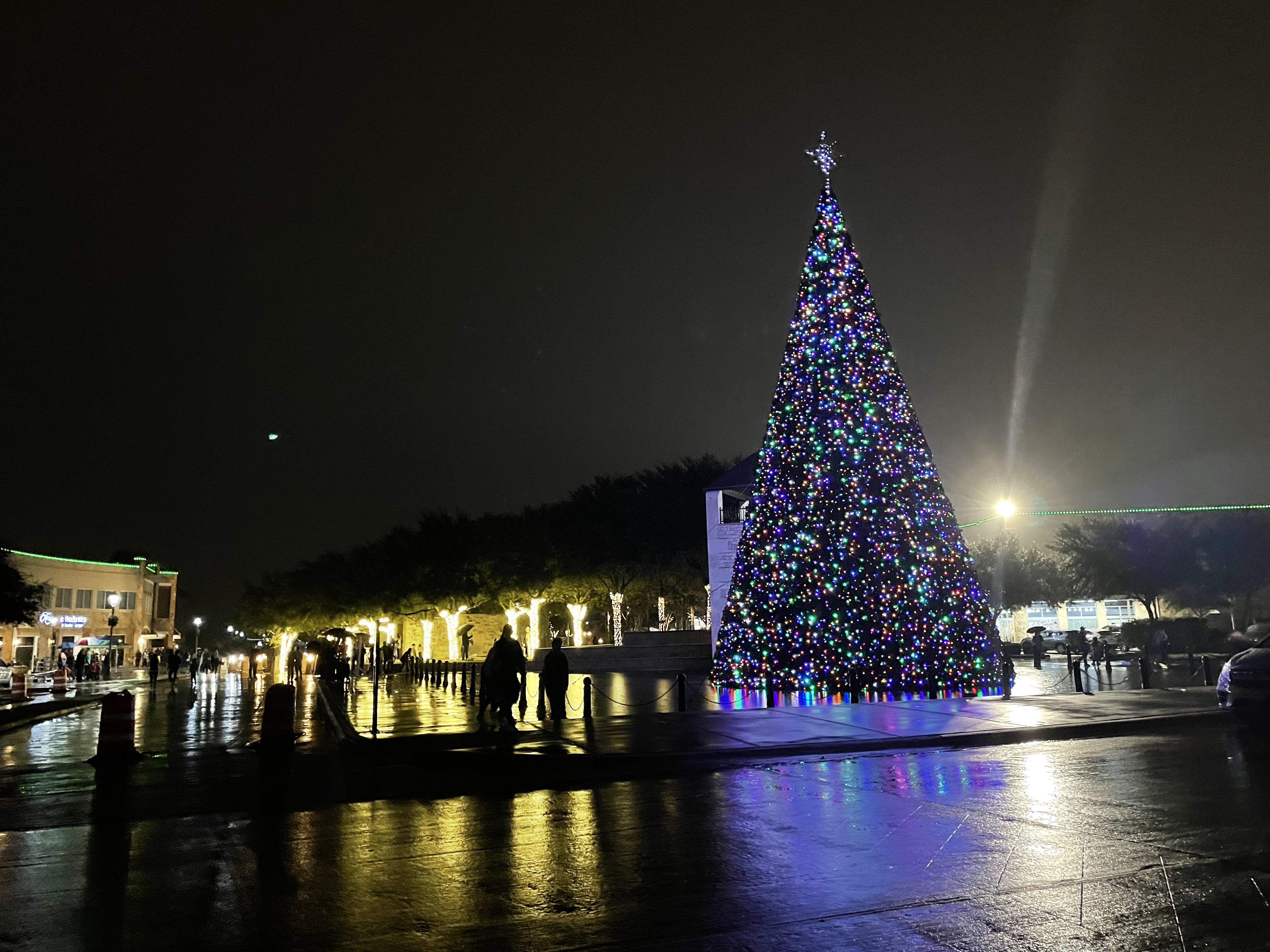 Castle Hills Village Shops is Perfect Holiday Backdrop